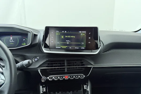 Peugeot 208 (2022) — foto 3 van 25
