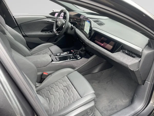 AUDI A6 Avant e-tron (2025) — foto 14 van 24