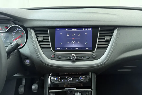 Opel Grandland X (2019) — foto 3 van 24