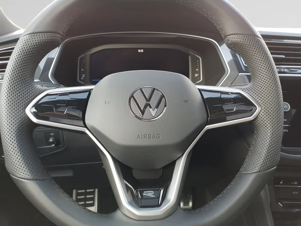 VOLKSWAGEN Tiguan (2025) — foto 7 van 15