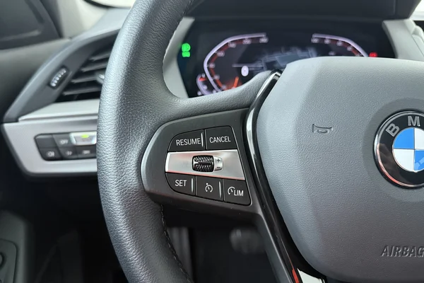 BMW 1 HATCH (2024) — foto 6 van 19