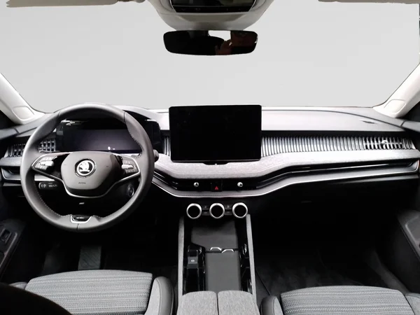 SKODA Superb Combi (2024) — foto 9 van 15