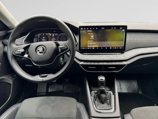 SKODA Octavia Combi (2025) — foto 9 van 15