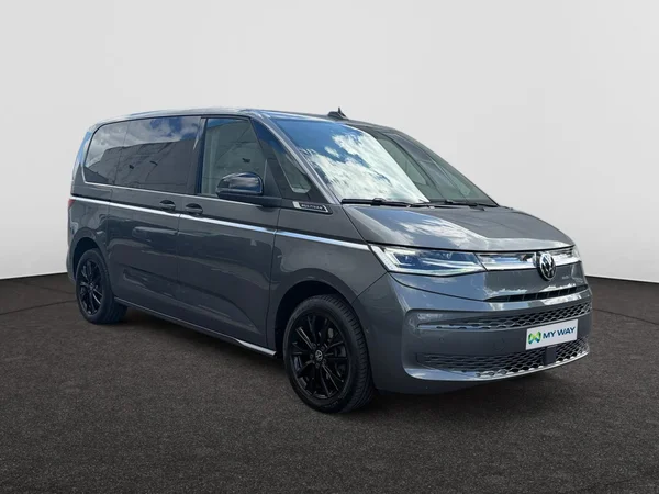VOLKSWAGEN Multivan T7 Dsl (2023) — foto 13 van 23
