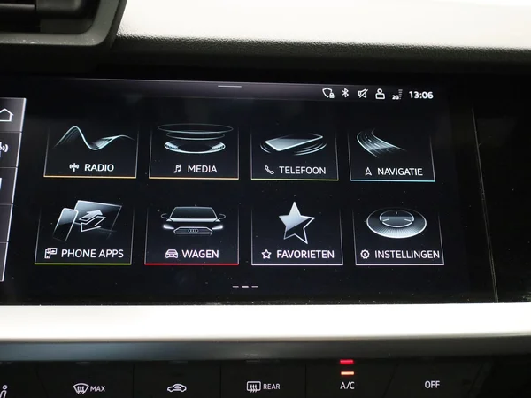 Audi A3 (2023) — foto 7 van 39