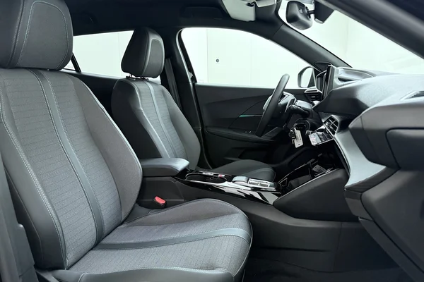 Peugeot 2008 (2023) — foto 17 van 19