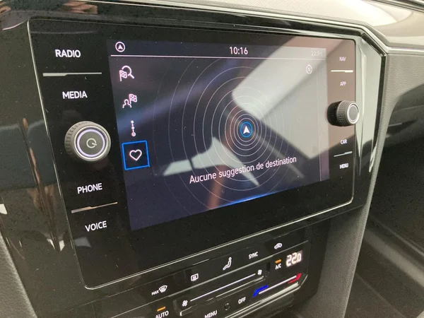 VOLKSWAGEN Passat Variant Dsl (2021) — foto 16 van 36