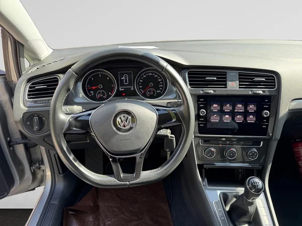 VOLKSWAGEN Golf VII Dsl (2017) — foto 13 van 13