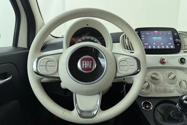 Fiat 500 (2023) — foto 2 van 16