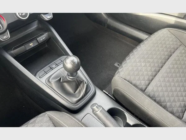 Kia RIO (2022) — foto 13 van 25