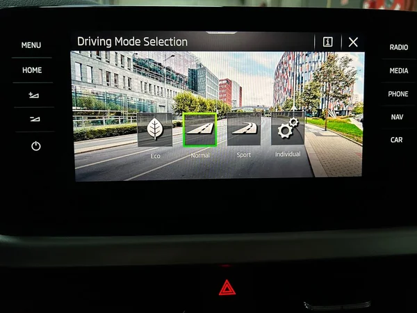 SKODA Scala (2024) — foto 18 van 25