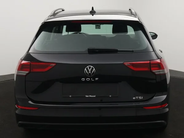 Volkswagen Golf (2022) — foto 20 van 25