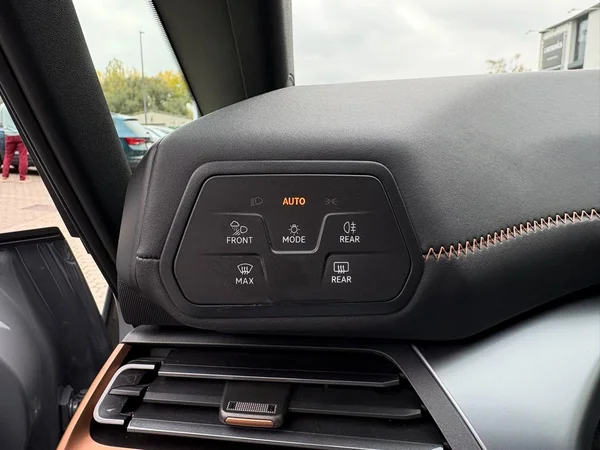 CUPRA Born (2024) — foto 14 van 22