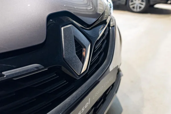Renault Captur (2023) — foto 2 van 30