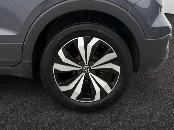 VOLKSWAGEN T-Cross (2023) — foto 17 van 21