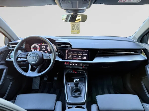 AUDI A3 Sportback (2023) — foto 6 van 17