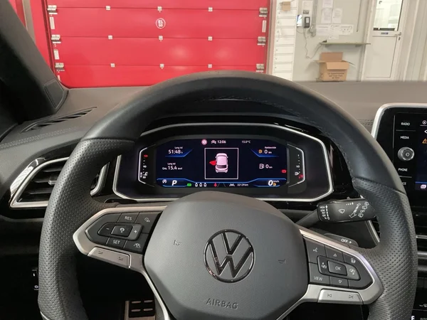VOLKSWAGEN T-Roc (2024) — foto 6 van 22