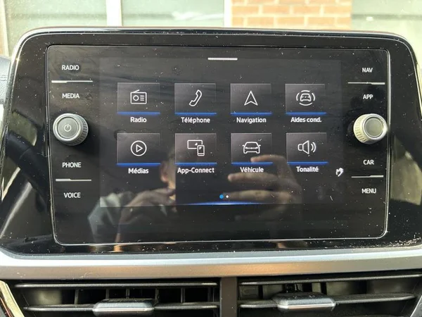VOLKSWAGEN T-Roc (2022) — foto 20 van 33
