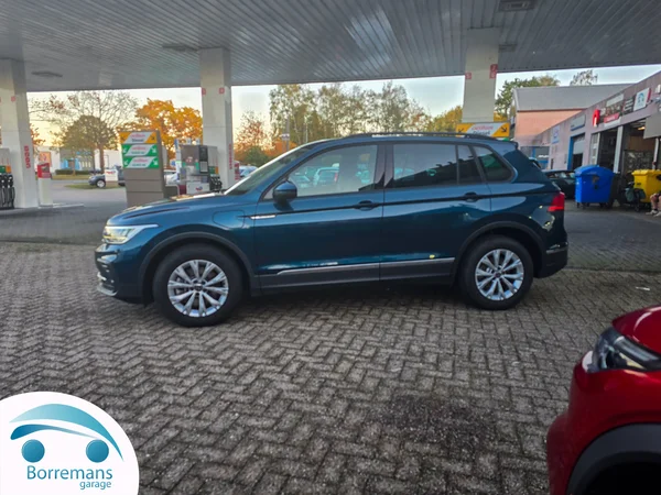 Volkswagen Tiguan (2023) — foto 37 van 40