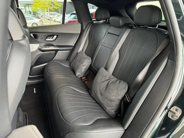 Mercedes-Benz EQE (2025) — foto 3 van 24
