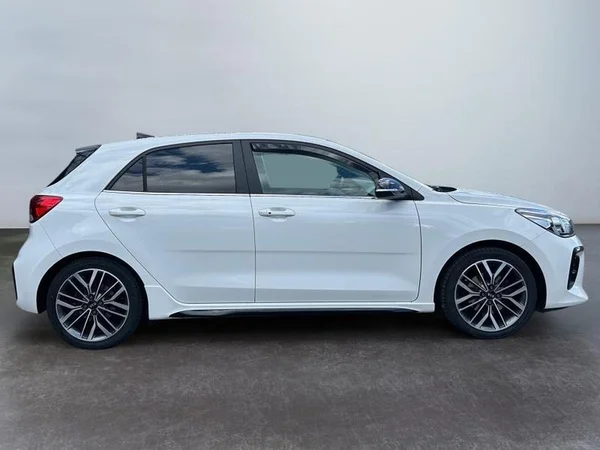 KIA Rio (2020) — foto 26 van 31