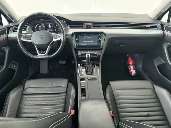 VOLKSWAGEN Passat Variant (2022) — foto 26 van 26