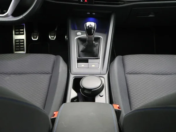 Volkswagen Golf (2021) — foto 7 van 28