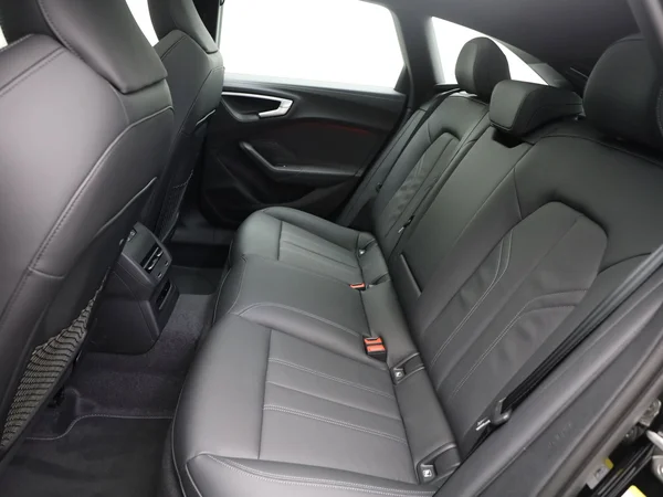 AUDI A5 Avant e-hybrid (PHEV) (2025) — foto 5 van 21