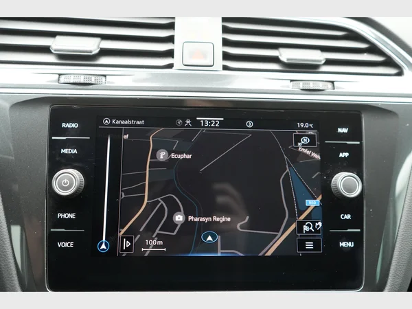 VOLKSWAGEN Tiguan (2021) — foto 11 van 29