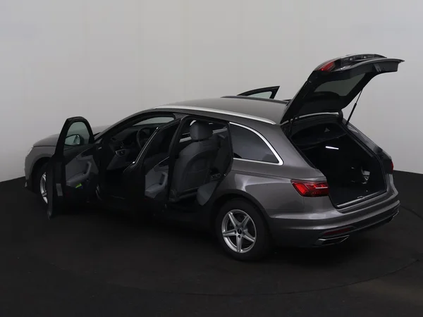 AUDI A4 (2022) — foto 29 van 30