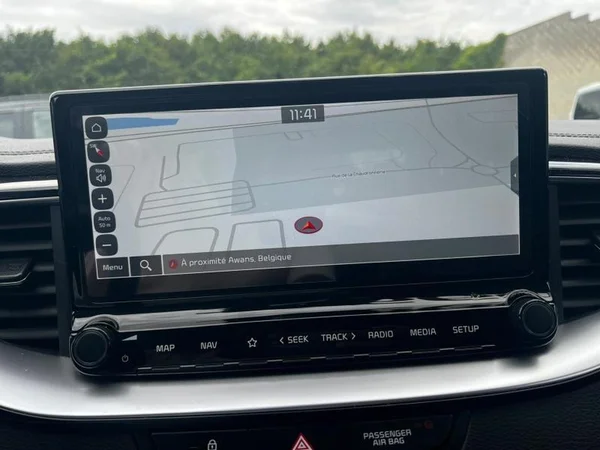 KIA XCeed (2023) — foto 13 van 27