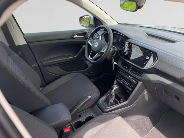 VOLKSWAGEN T-Cross (2023) — foto 14 van 20