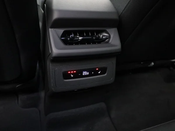 AUDI Q6 e-tron (2025) — foto 8 van 23
