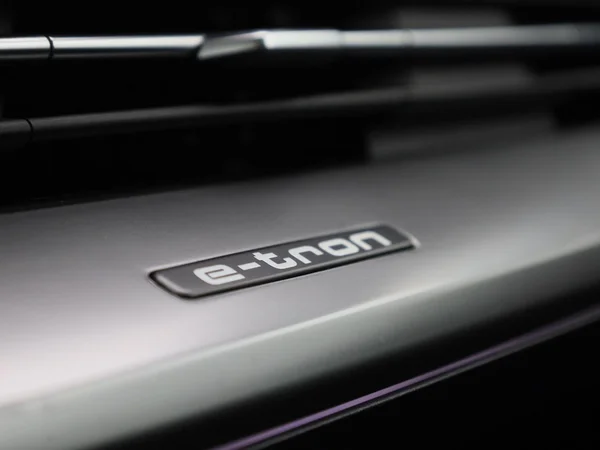 Audi Q4 e-tron (2021) — foto 32 van 48