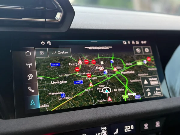 AUDI A3 Alltstreet (2024) — foto 15 van 32