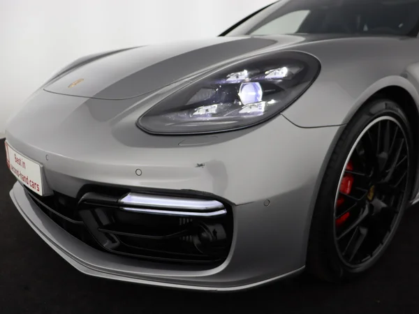 PORSCHE Panamera (2020) — foto 30 van 36