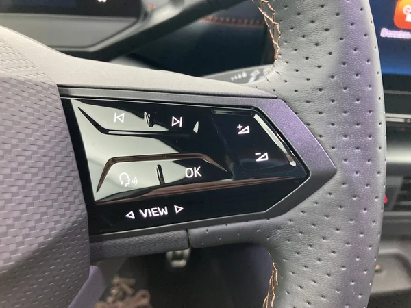 CUPRA Born (2022) — foto 3 van 32
