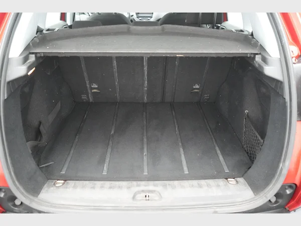 PEUGEOT 2008 (2014) — foto 8 van 20