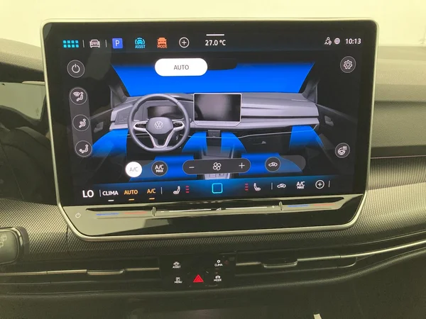 VOLKSWAGEN Golf VIII (2025) — foto 5 van 36