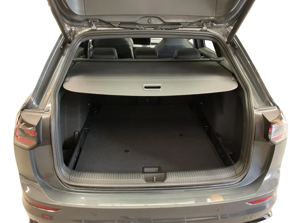VOLKSWAGEN Golf VIII SW (2025) — foto 13 van 22