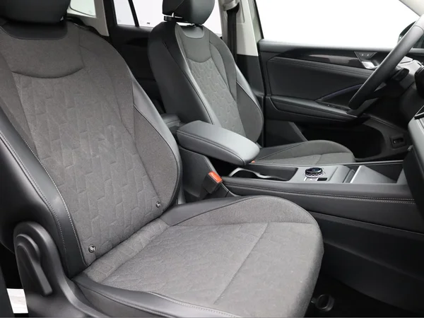 VOLKSWAGEN Tiguan (2024) — foto 15 van 20
