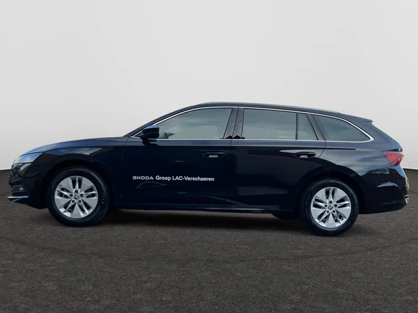SKODA Octavia Combi (2024) — foto 12 van 20