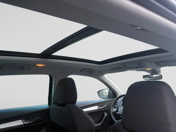 SKODA Karoq (2025) — foto 18 van 23