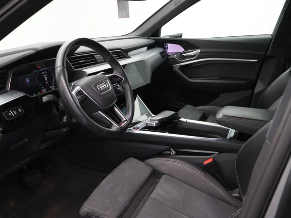 AUDI e-tron Sportback S (2022) — foto 4 van 20