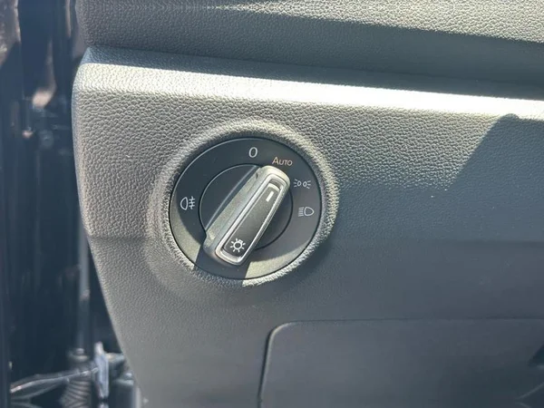 VOLKSWAGEN T-Roc (2021) — foto 21 van 31