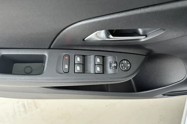 Opel Corsa (2025) — foto 5 van 23