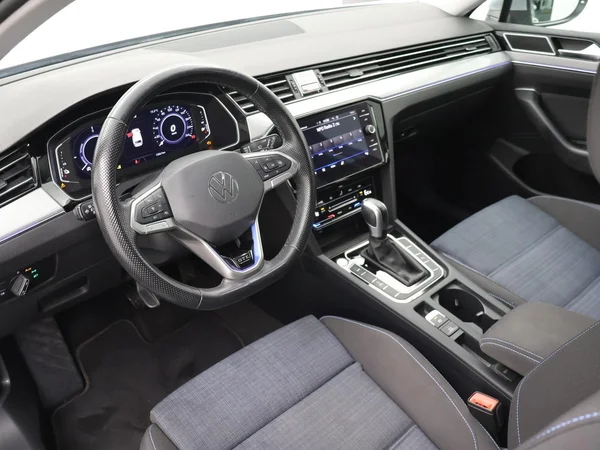 VOLKSWAGEN Passat Variant GTE (2022) — foto 4 van 31