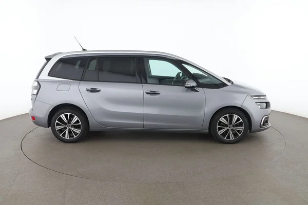 Citroen C4 (2017) — foto 13 van 16