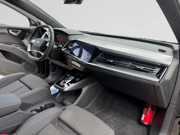 AUDI Q4 e-tron (2025) — foto 11 van 15