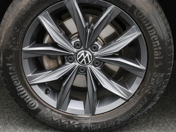 Volkswagen Tiguan (2022) — foto 7 van 45